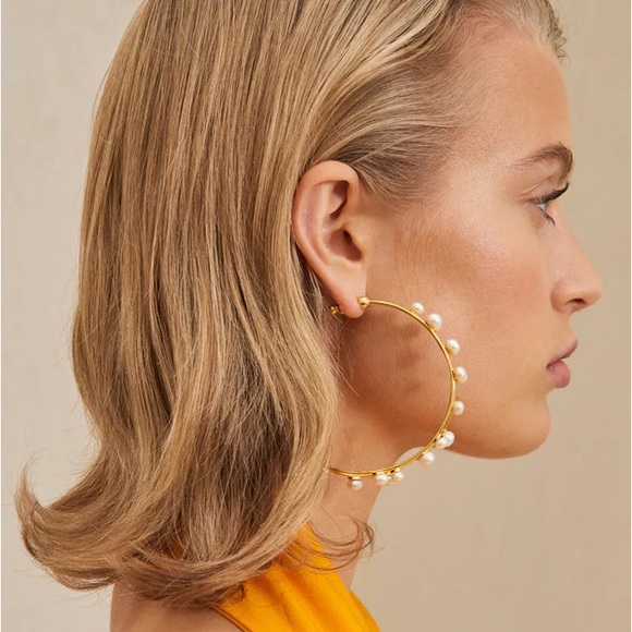 Cult Gaia Large Shanti Hoop earrings in Gold 400$ - Picture 4 of 8